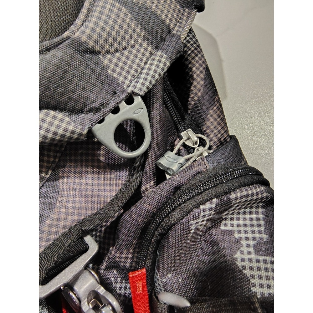 Oakley Kitchen Sink Tactical Field Gear Backpack Bag Digicam Camo Y2K - Picture 11 of 16